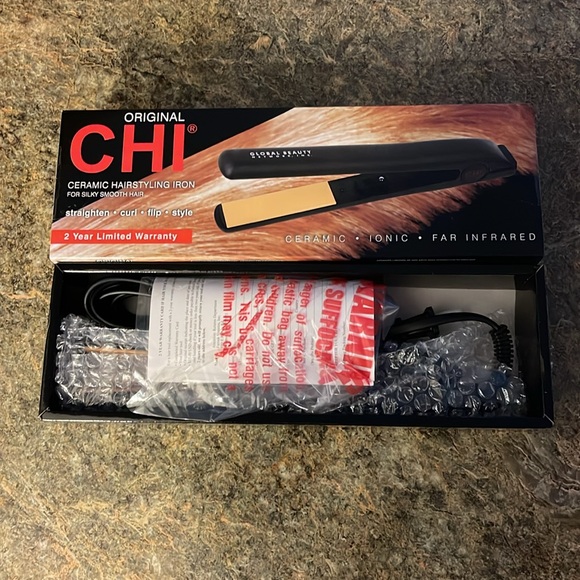 Nearly NEW CHI Ceramic Hairstyling Iron Silky Smooth Hair 🩵 Ionic 🩵FarInfrared - Picture 7 of 9